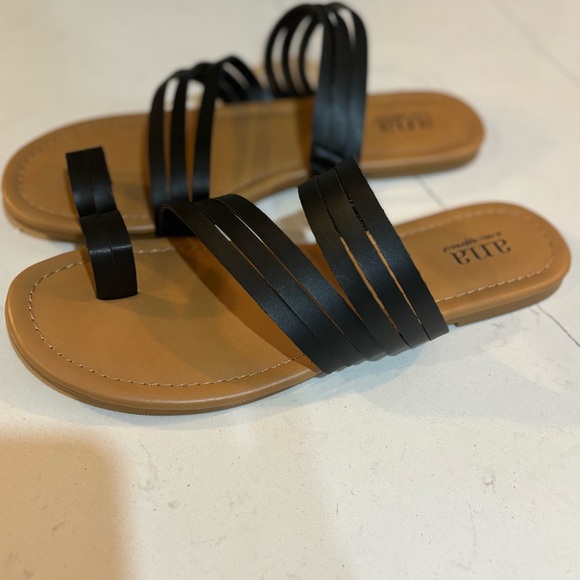 a.n.a black sandals , like new in box.  Size 7, sporty, casual, minimalist - Picture 1 of 7